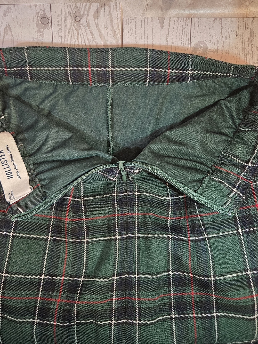 Hollister Green Plaid Tartan Mini Skirt XXS Built In Shorts Y2K Preppy Coquette - Picture 2 of 5